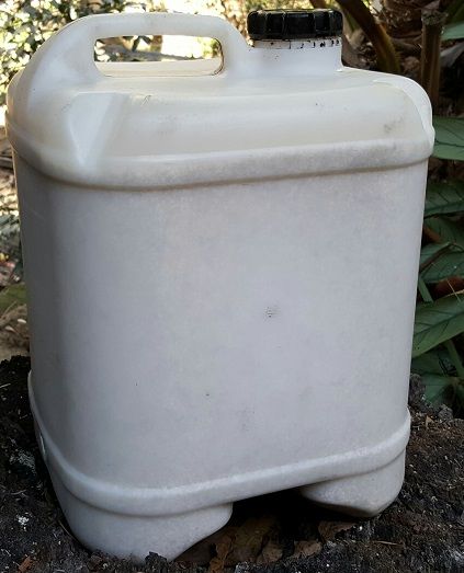 Waters Rifleman 20ltr Sealable Drum of Crushed Corn Cob polishing and tumbling 10/14 grit size media base for vibration tumblers.